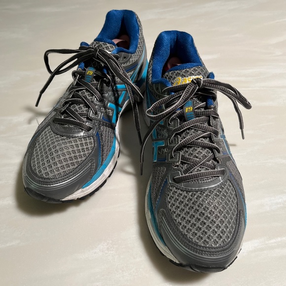 Ladies athletic shoes - Picture 1 of 4